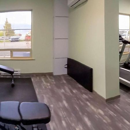 Quality Inn Sunshine Suites Терас Екстериор снимка
