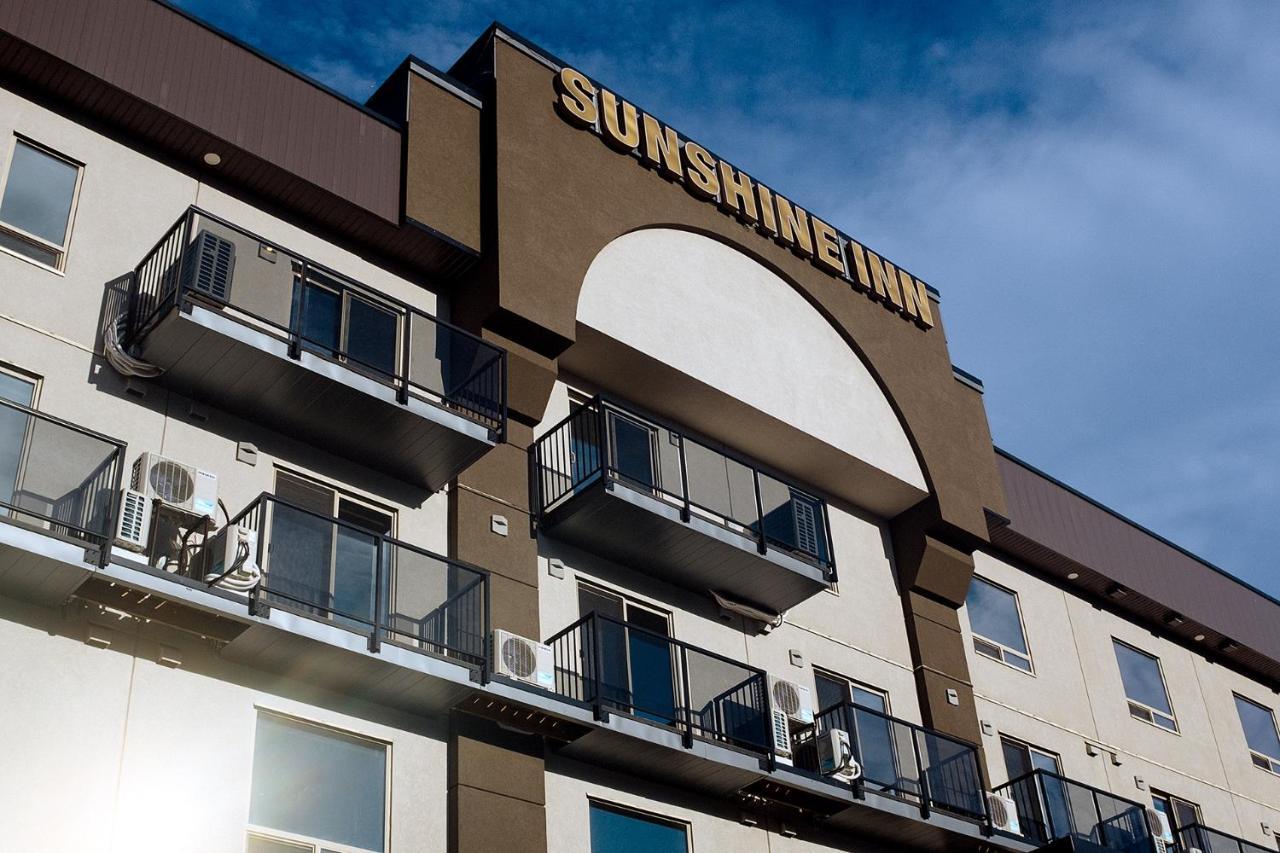 Quality Inn Sunshine Suites Терас Екстериор снимка