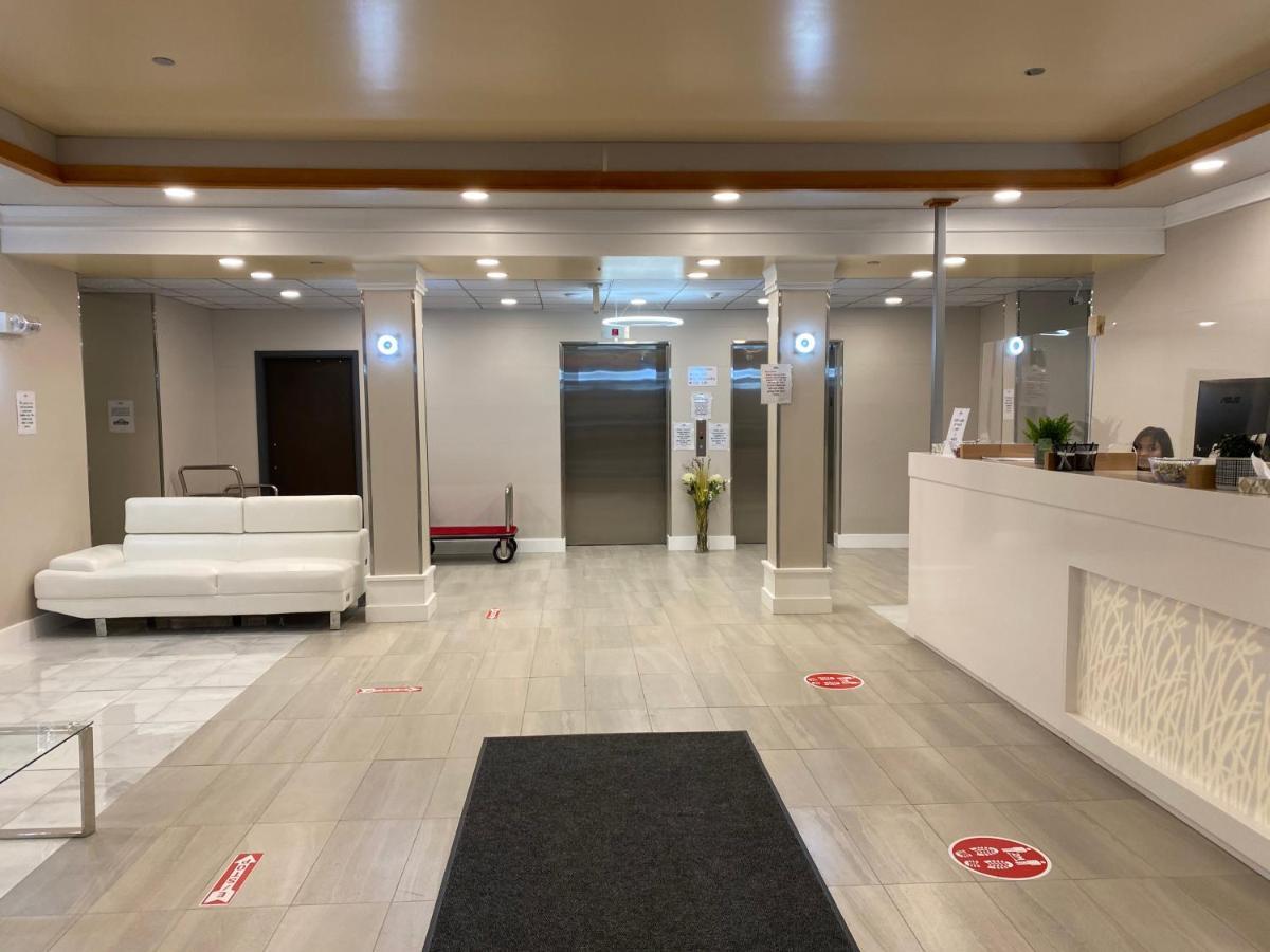Quality Inn Sunshine Suites Терас Екстериор снимка