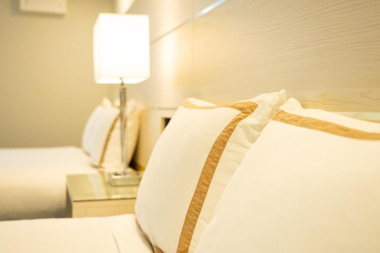 Quality Inn Sunshine Suites Терас Екстериор снимка