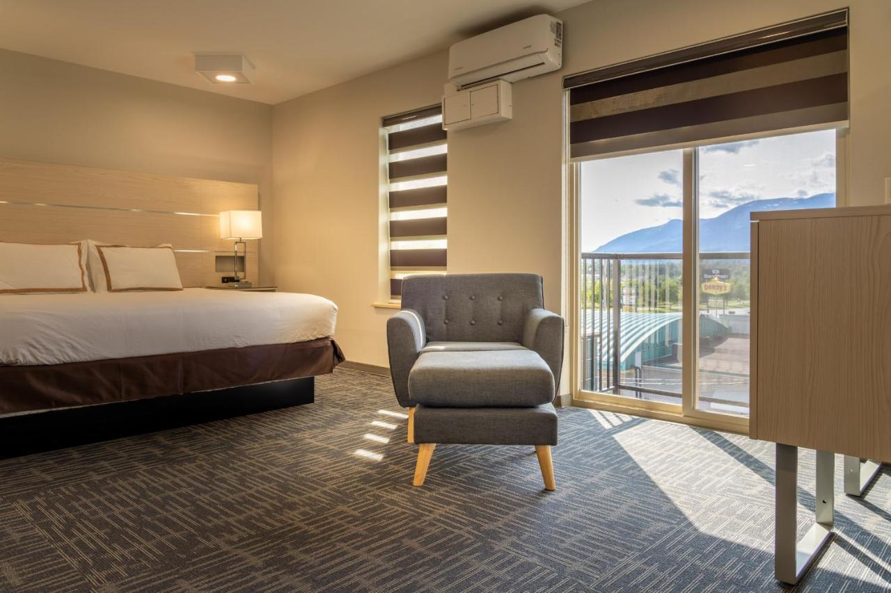 Quality Inn Sunshine Suites Терас Екстериор снимка