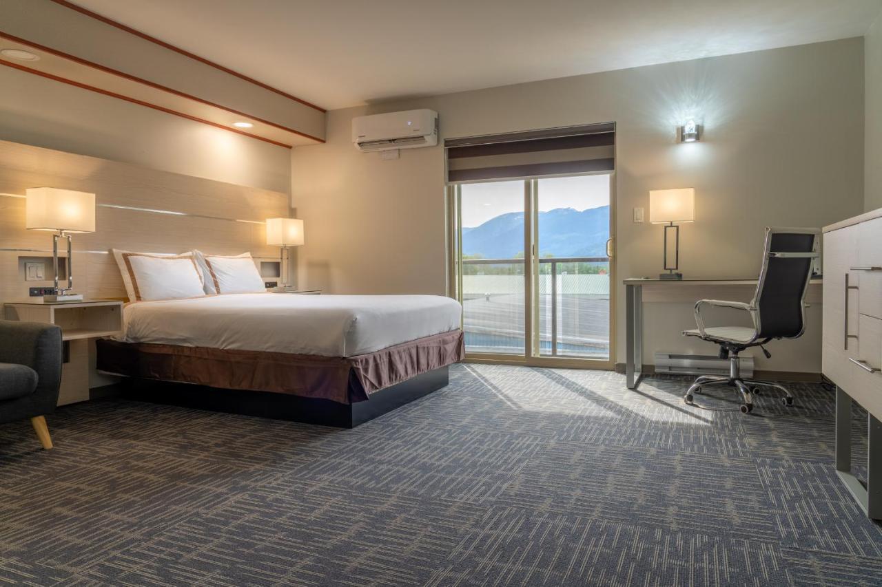 Quality Inn Sunshine Suites Терас Екстериор снимка