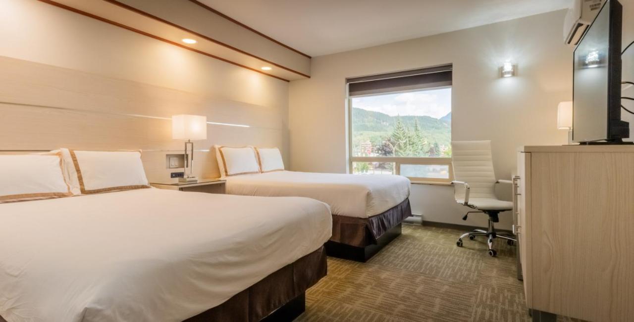 Quality Inn Sunshine Suites Терас Екстериор снимка