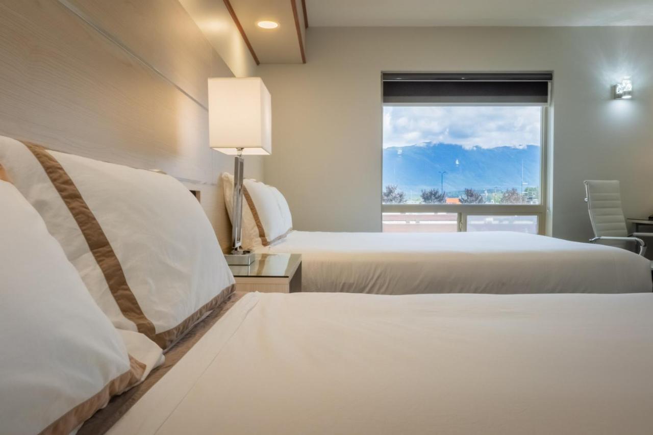 Quality Inn Sunshine Suites Терас Екстериор снимка